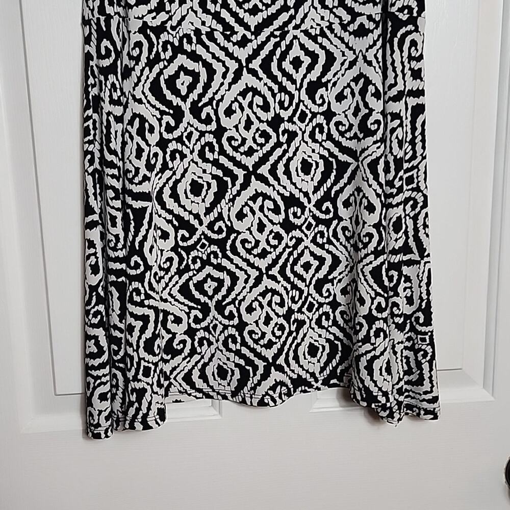 Chicos Size 1 Pull On Skirt, Black/White - Picture 3 of 5